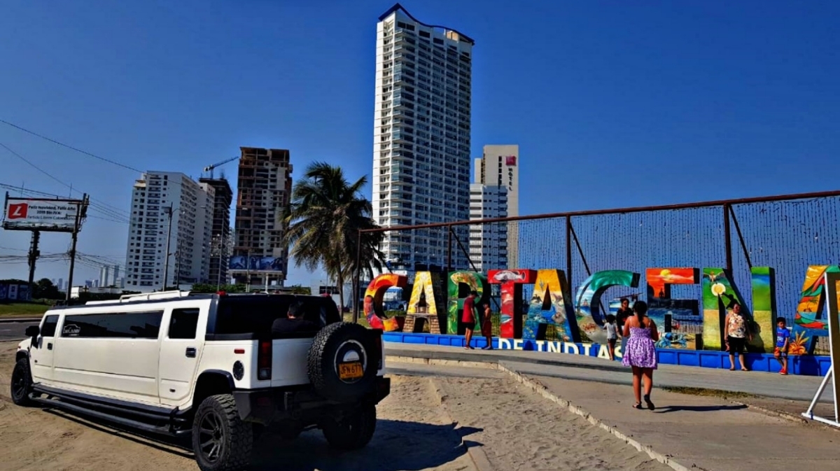 Limo Rent Service Cartagena Colombia