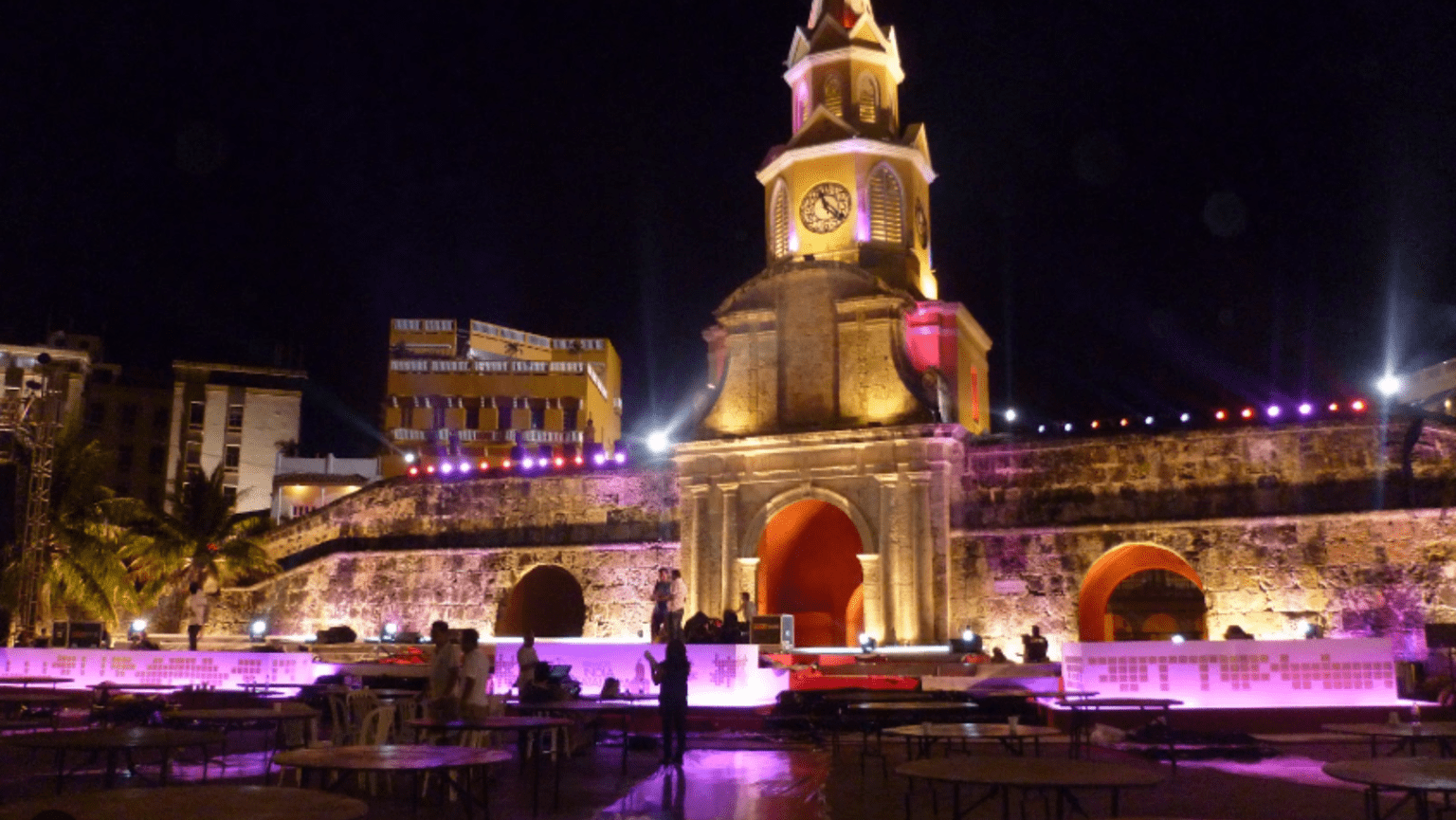 colonial houses in cartagena