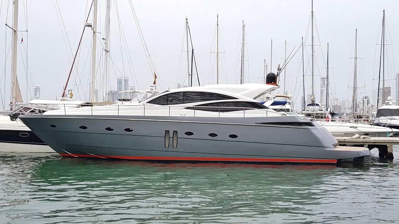 Pershing 62'